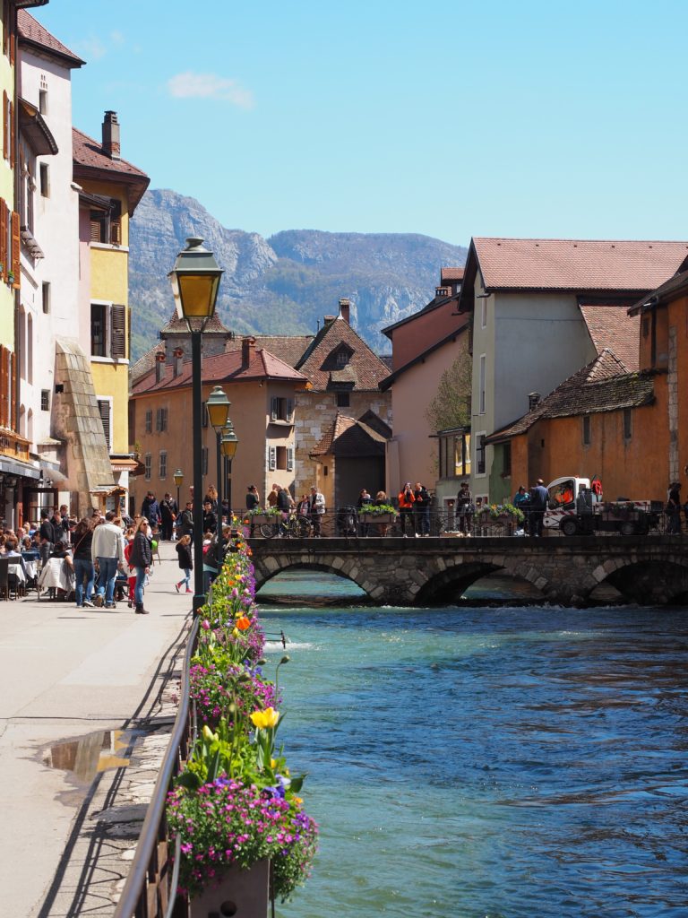 Is this the cutest town in France!? Why you need to visit Annecy ...