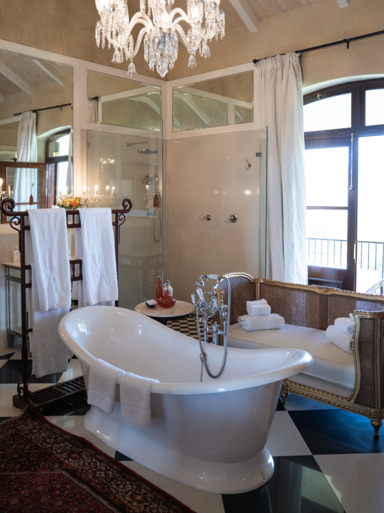 La Residence Royal Portfolio by WORLD OF WANDERLUST