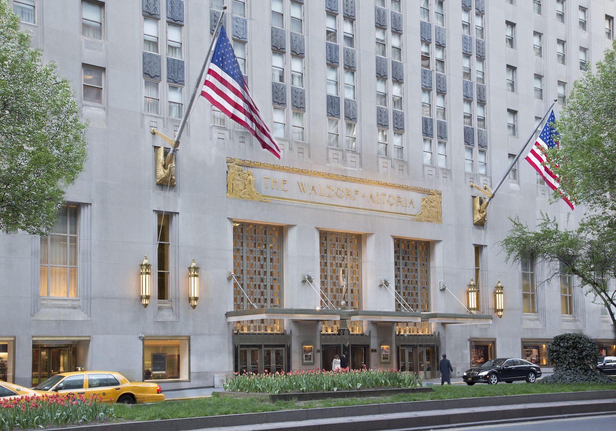 Waldorf Astoria New York Park Avenue entrance